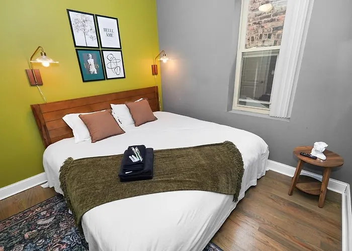 Stylish 2br Near United Center & Mrt Chicago
