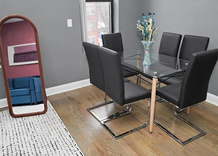 Stylish 2br Near United Center & Mrt Chicago